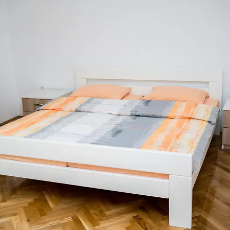 Vitina Apartman *